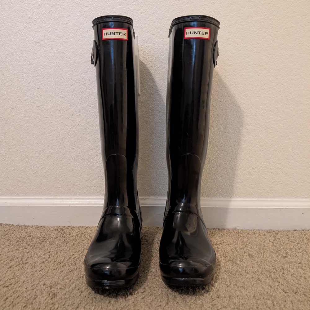 Hunter Tall Gloss Rain Boots in Black